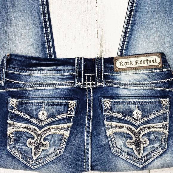 *****SOLD****Rock Revival Staceya Skinny Jean's. - Picture 3 of 8